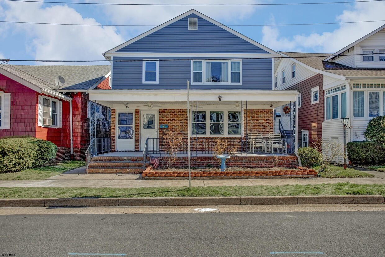 Primary Photo - 15 N Victoria Ave