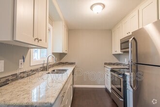 Building Photo - 8150 SW Thorn St