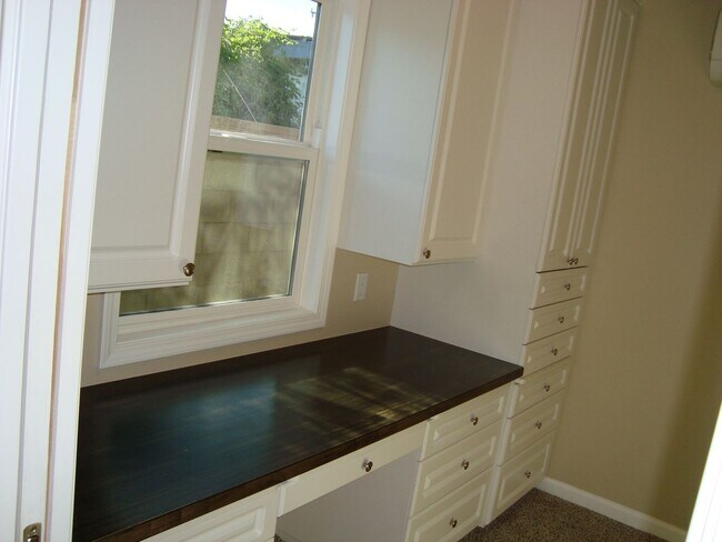 Foto del edificio - 615 E 2nd St