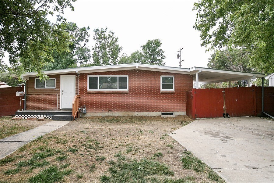 Primary Photo - 1640 E 86th Pl