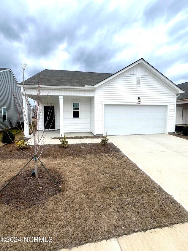 Foto principal - 3006 Chipper Ln W