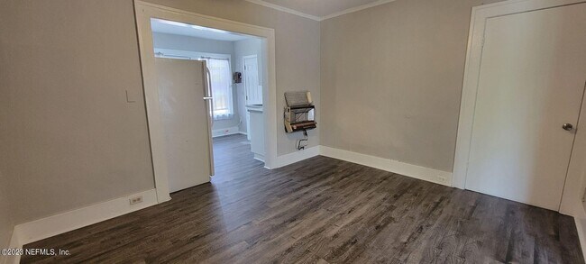 Building Photo - 2022 Dellwood Ave
