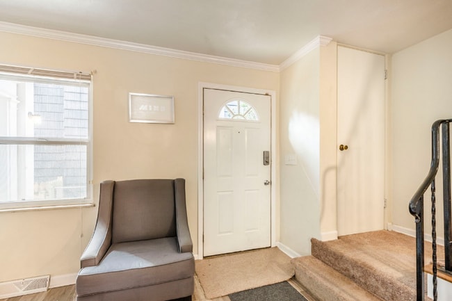 Building Photo - 51 King Ave