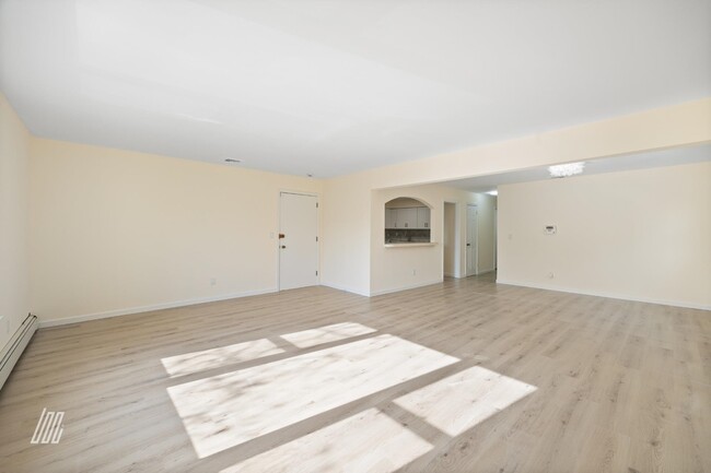 Building Photo - 62 Edgewater Pl