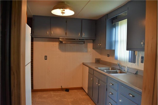 Building Photo - 36 Township Rd 184