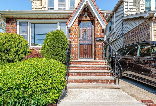 Foto del edificio - 93-01 71st Ave