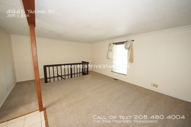 Foto del edificio - RARE Vacancy! This 3 bedroom 2 bathroom ho...