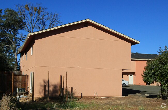 Building Photo - Cimmarron Townhomes