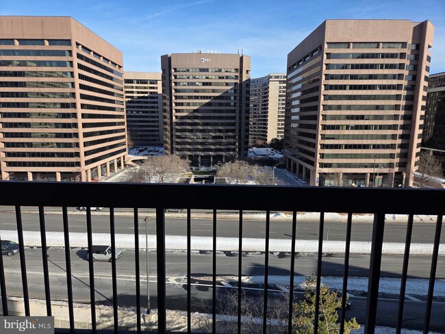 Foto del edificio - 1211 S Eads St