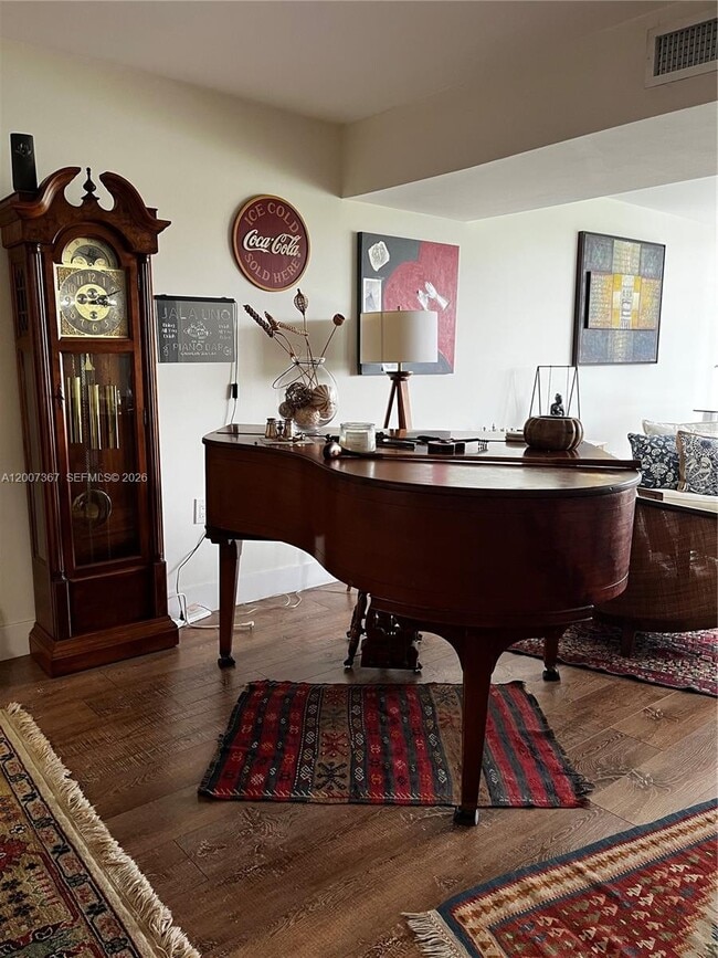 Building Photo - 1518 Whitehall Dr