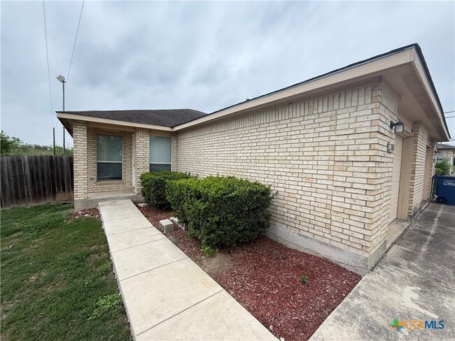 Building Photo - 2774 FM1044
