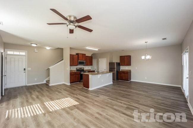 Building Photo - 7156 Tanger Blvd