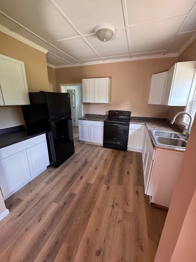 Foto del edificio - 807 N Logan St