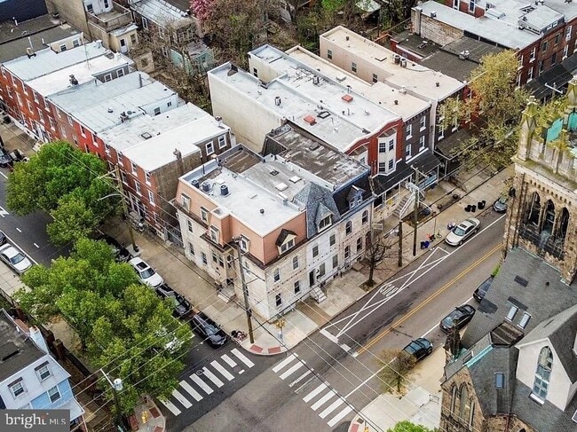Building Photo - 3800 Spring Garden St