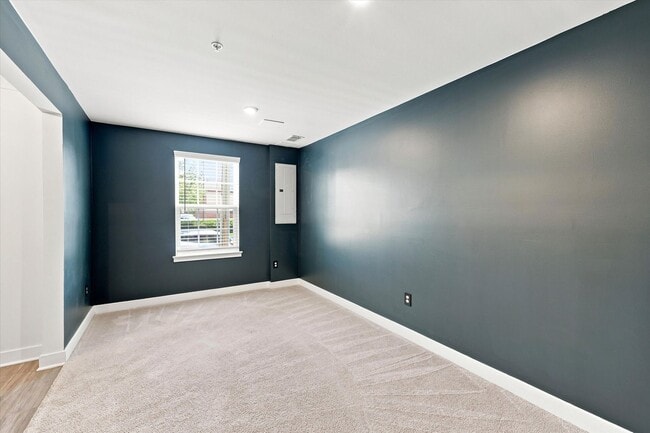 Building Photo - Luxury 3B/2.5B Townhome Just Steps from Downtown West Chester