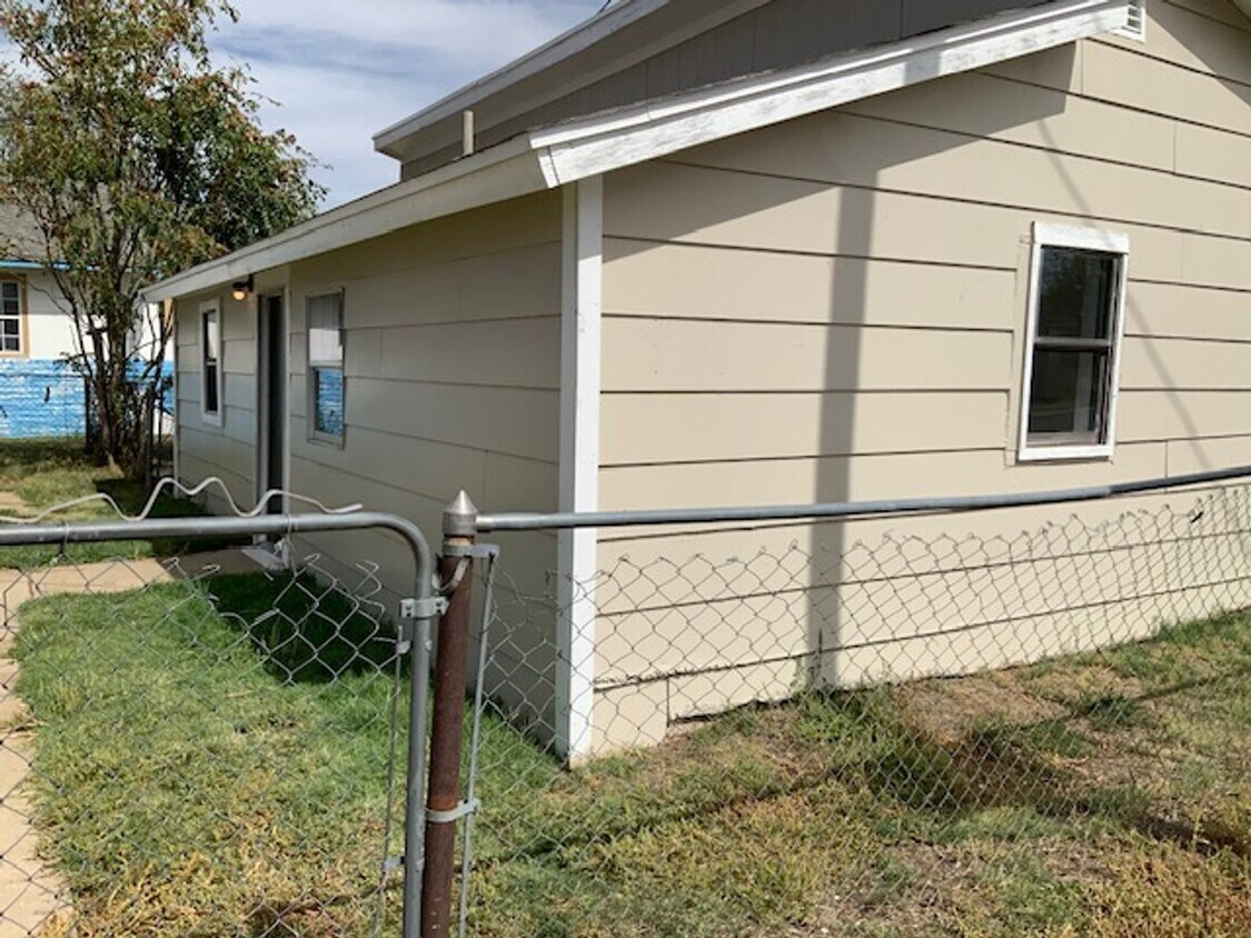 611 S Alabama St Unit 2912 SW 7th #B, Amarillo, TX 79106 - Room for ...