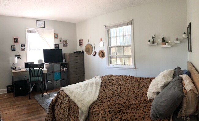 Master Bedroom - 3133 Long Blvd
