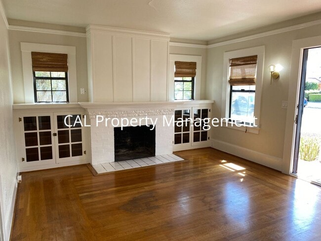 Foto del edificio - Stylish South Salinas Home | 2 Bed / 1.5 Bath | 1,370 sq ft