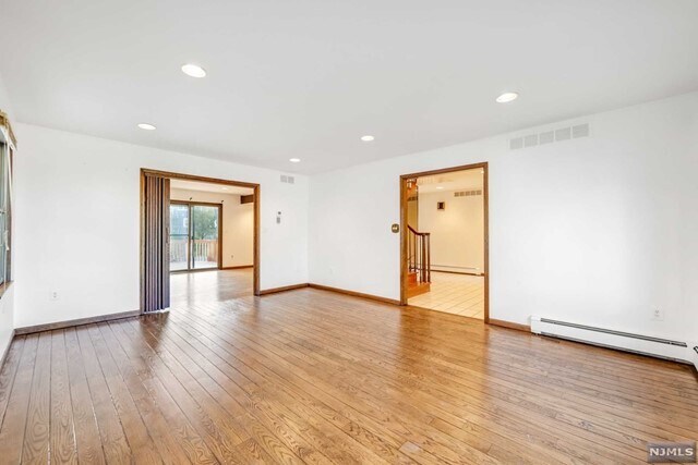 Building Photo - 407 Golf Course Dr