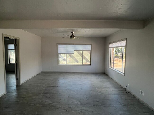 Building Photo - 2550 W SR 89A - Residential
