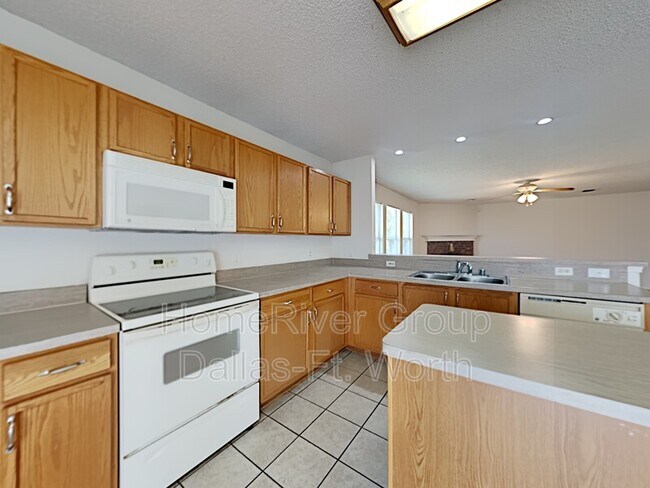 Foto del edificio - 1440 Knottingham Dr