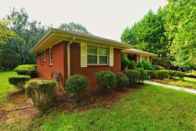 Foto del edificio - 3021 Old Concord Rd SE