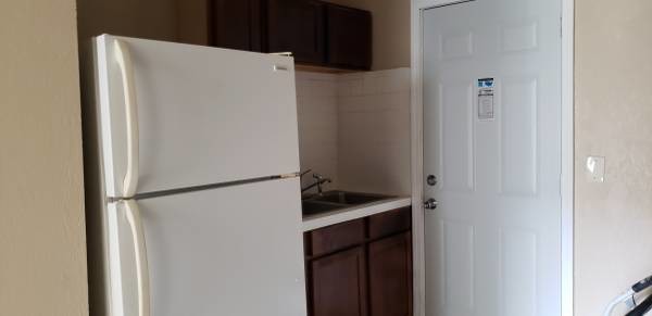 Foto del edificio - 1129 N Kansas St