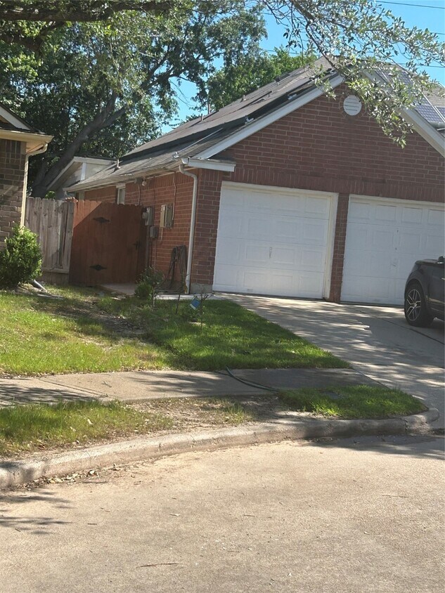 Foto principal - 21102 Rushing Creek Ln