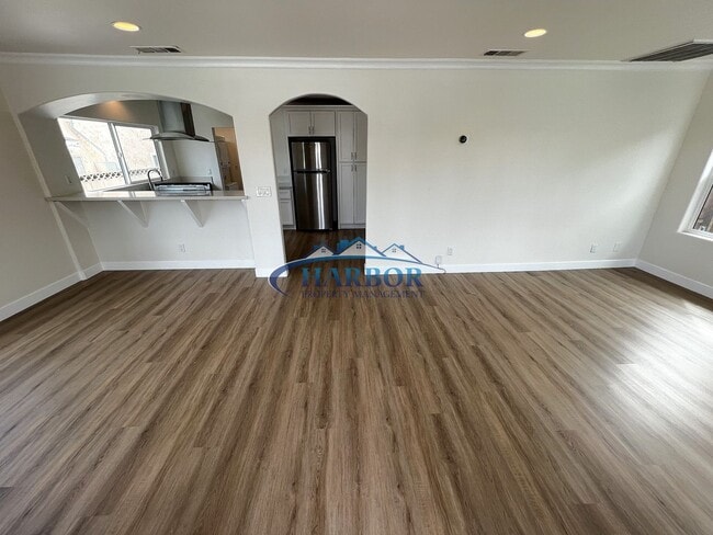 Building Photo - 841-843 W Santa Cruz St