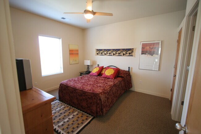 Foto del edificio - 315 Belvedere Ave SW