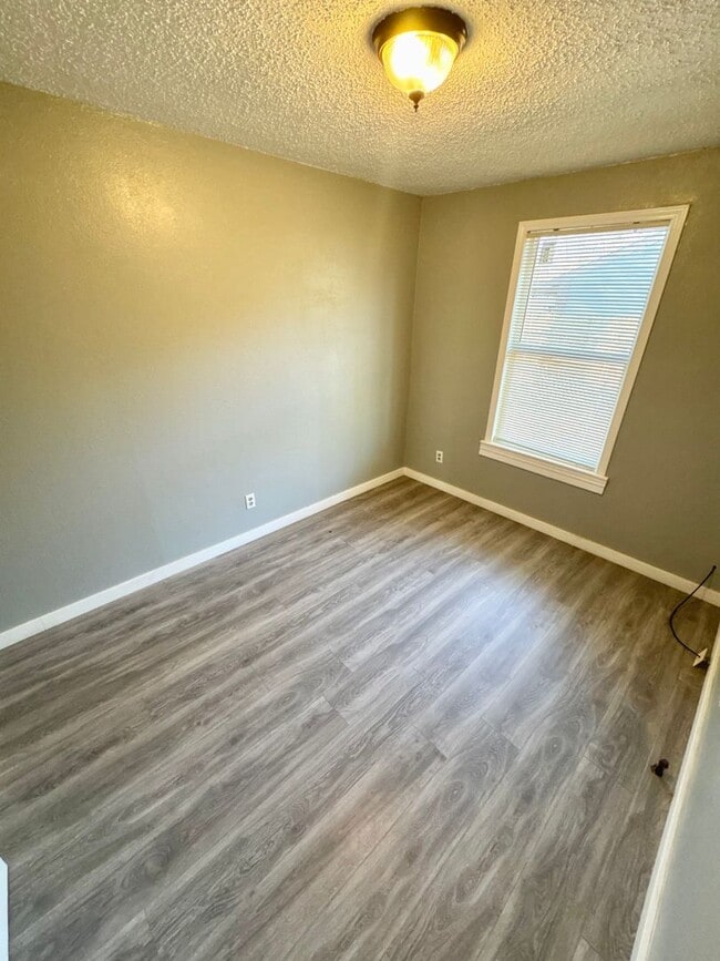 Building Photo - 1503 Clover St