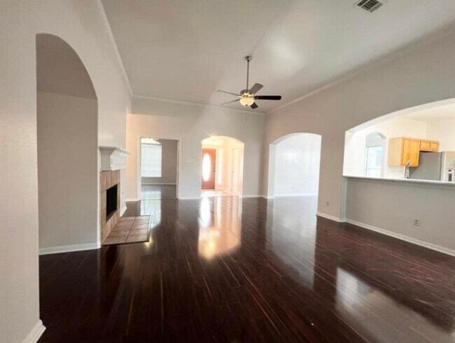 Foto del edificio - 3527 Swordfern Pl