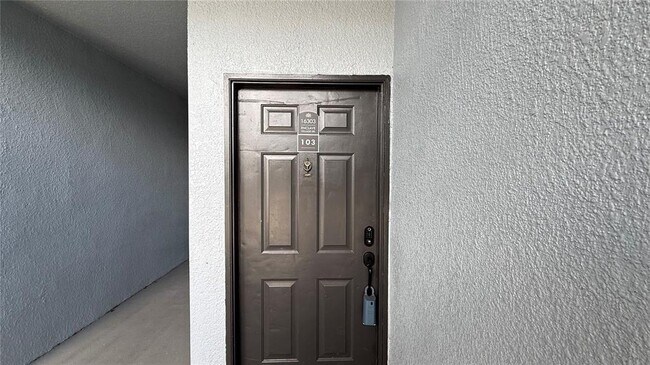 Foto del edificio - 16303 Enclave Village Dr