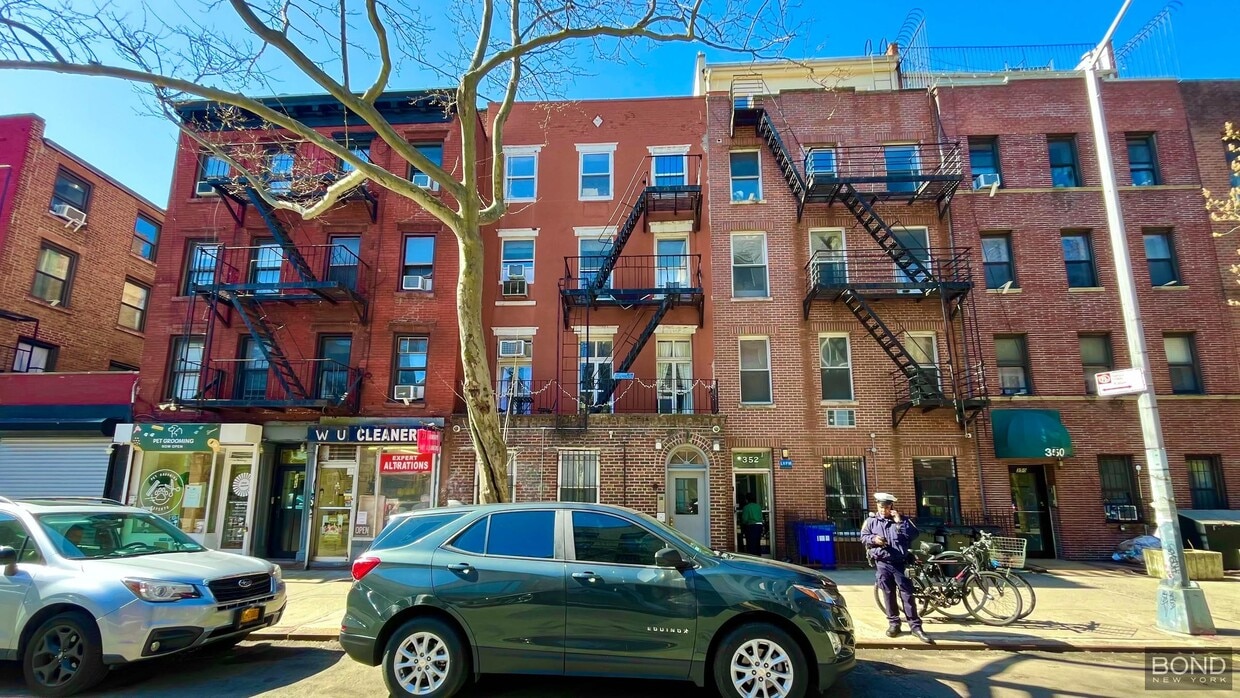 Primary Photo - 354 E 19th St