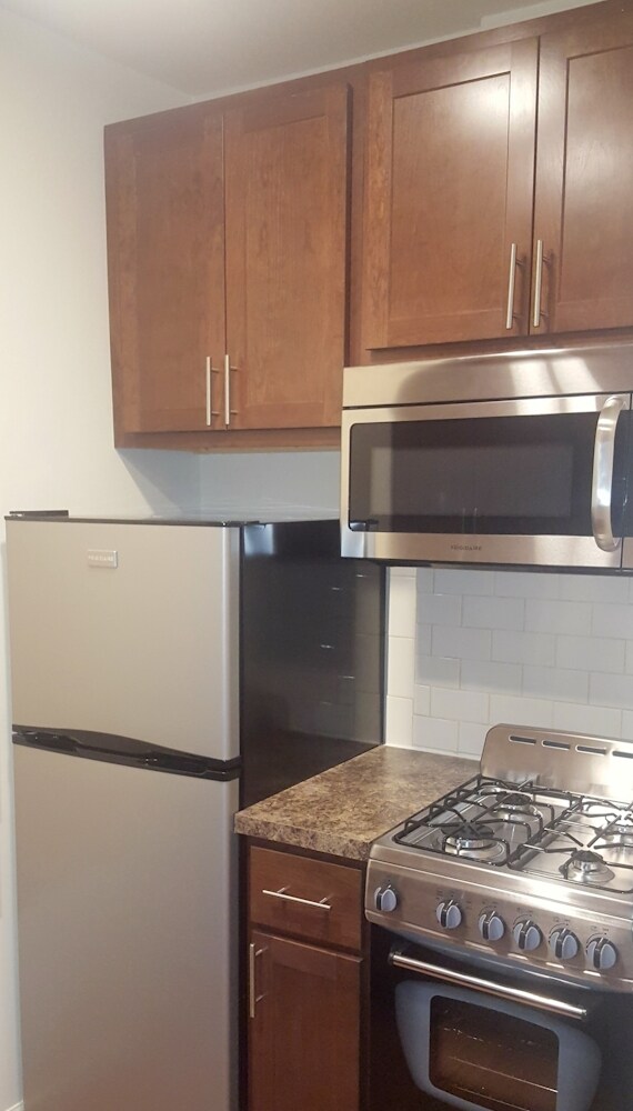 Foto del edificio - 4241 N Kenmore Ave