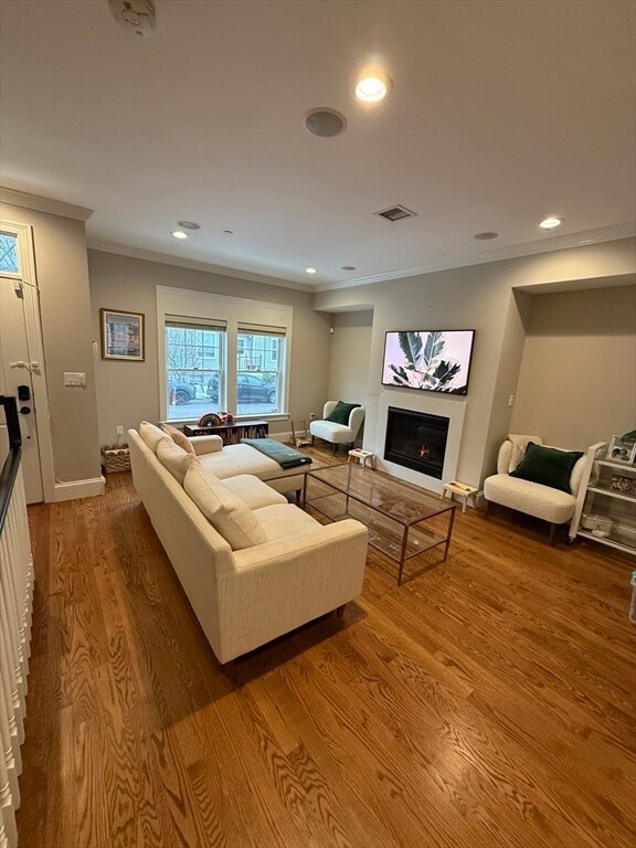 Foto del edificio - 394 W 2nd St