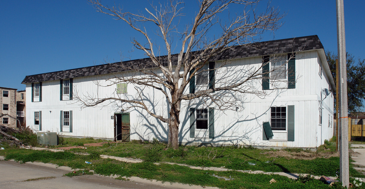 Primary Photo - The Cottage