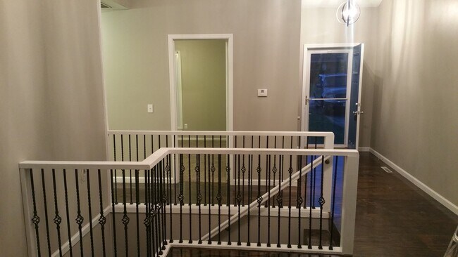 Building Photo - 135 E Ritter St