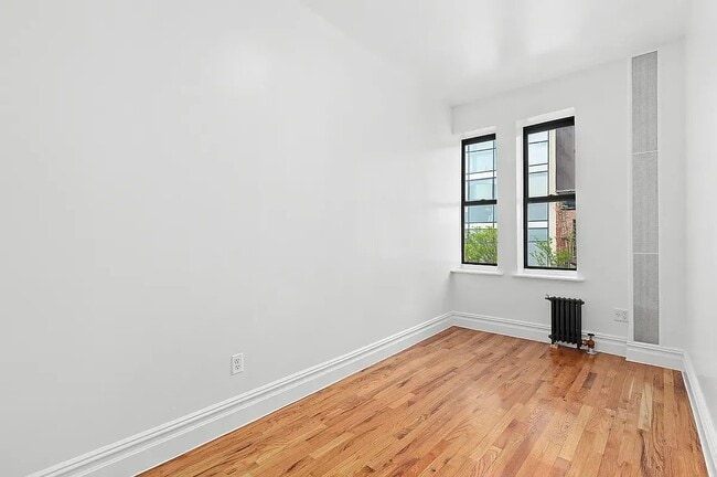 Building Photo - 122 Norfolk St