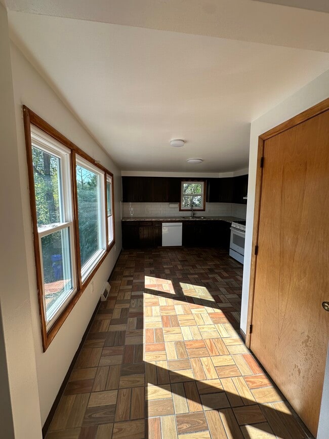 Building Photo - 350 Seneca Creek Rd
