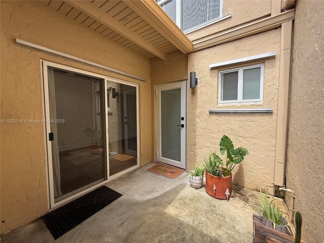 Building Photo - 8522 SW 103rd Ave