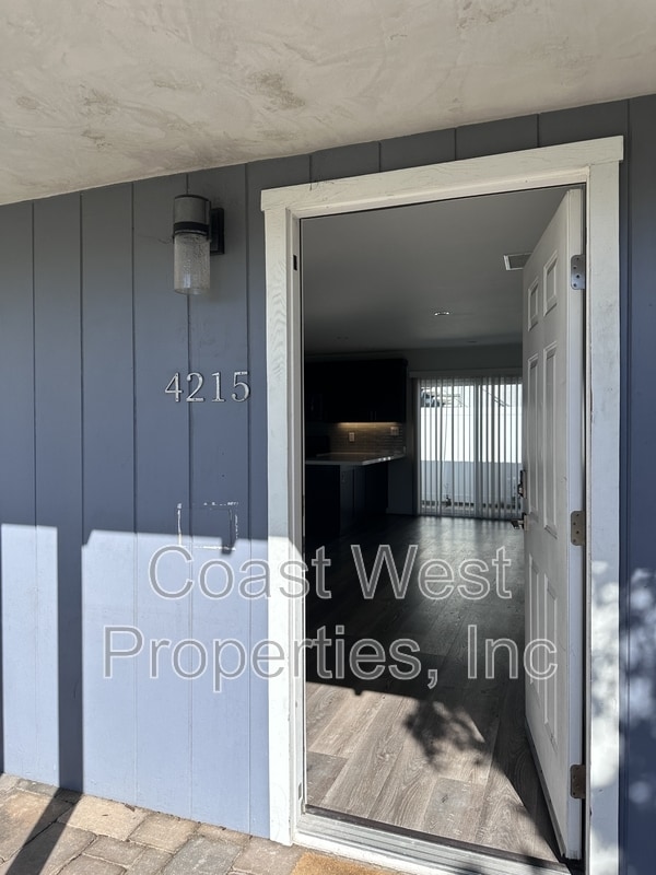 Foto principal - 4215 Haines St