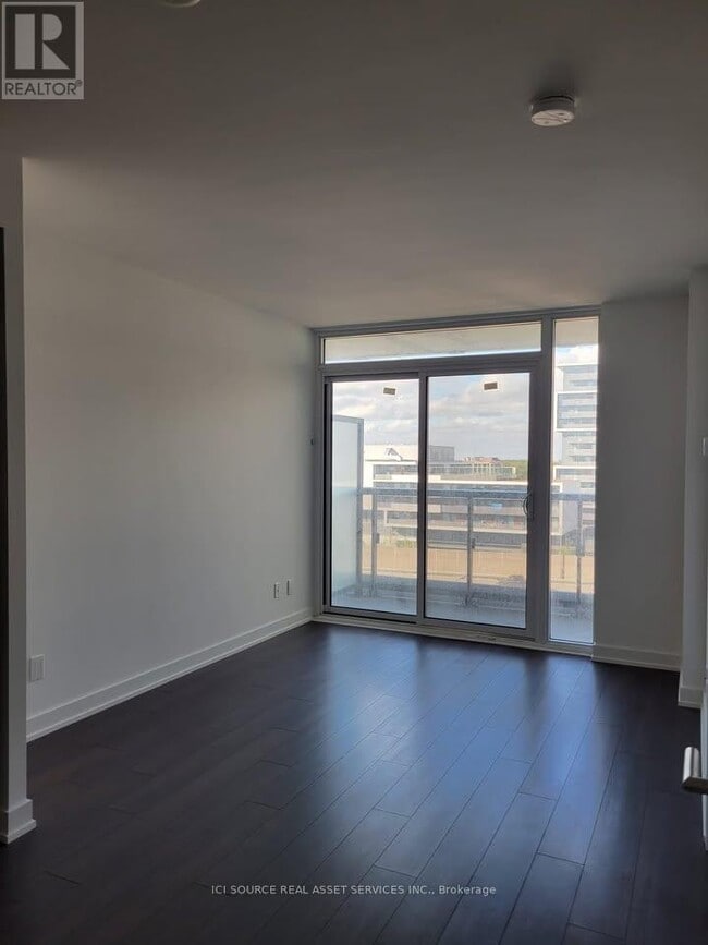 Building Photo - 120-120 Varna Dr