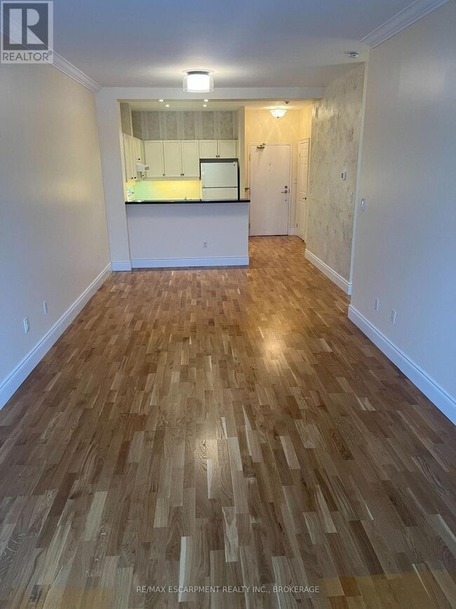 Photo du bâtiment - 1 Leaside Park Dr