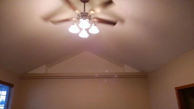 Building Photo - Post Falls Beauty