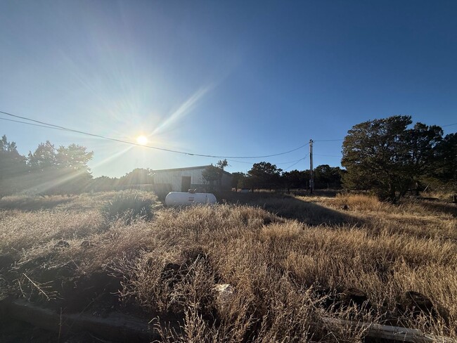 Foto del edificio - Horse Property in the East Mountains