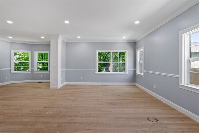 Building Photo - 98 Carroll St