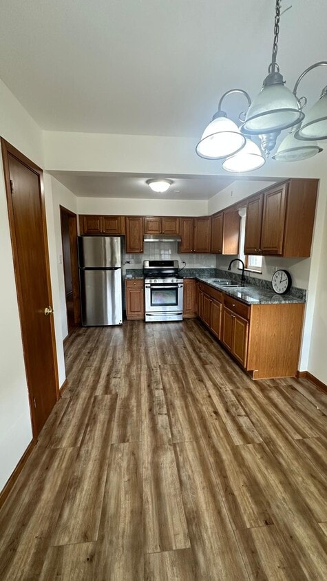 Foto principal - 7177 W Addison St