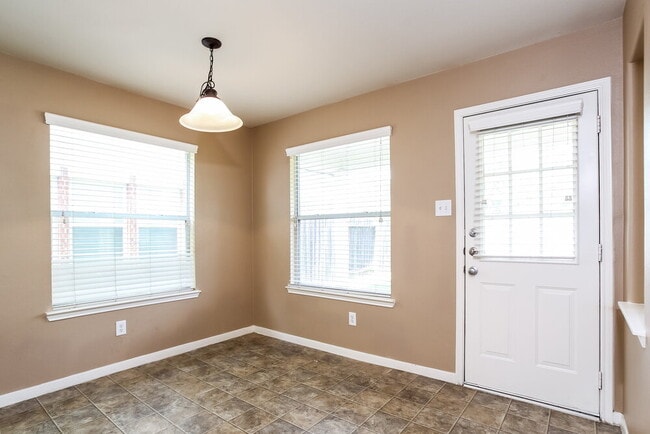 Foto del edificio - 9702 Winter Bloom Ln