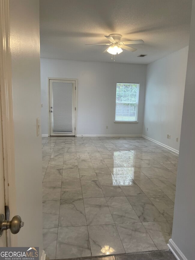 Building Photo - 309 Eleanor Ave